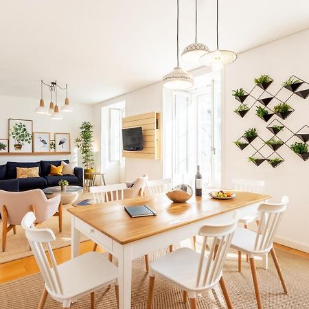 Apartamento Joivy Chiado Self Check-In 2-Br Flat With Parking Lisboa Exterior foto