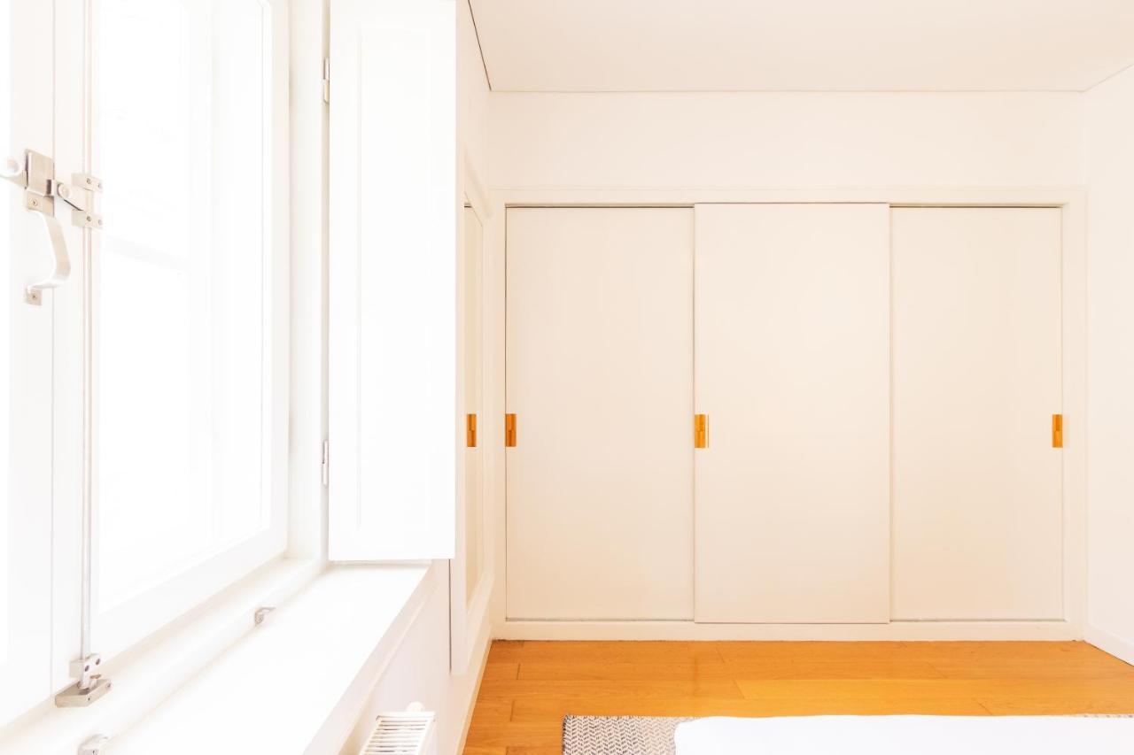 Apartamento Joivy Chiado Self Check-In 2-Br Flat With Parking Lisboa Exterior foto