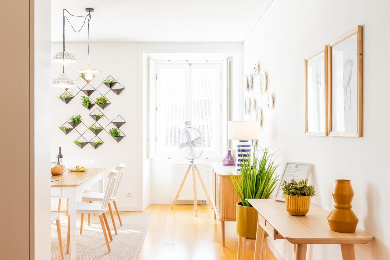 Apartamento Joivy Chiado Self Check-In 2-Br Flat With Parking Lisboa Exterior foto