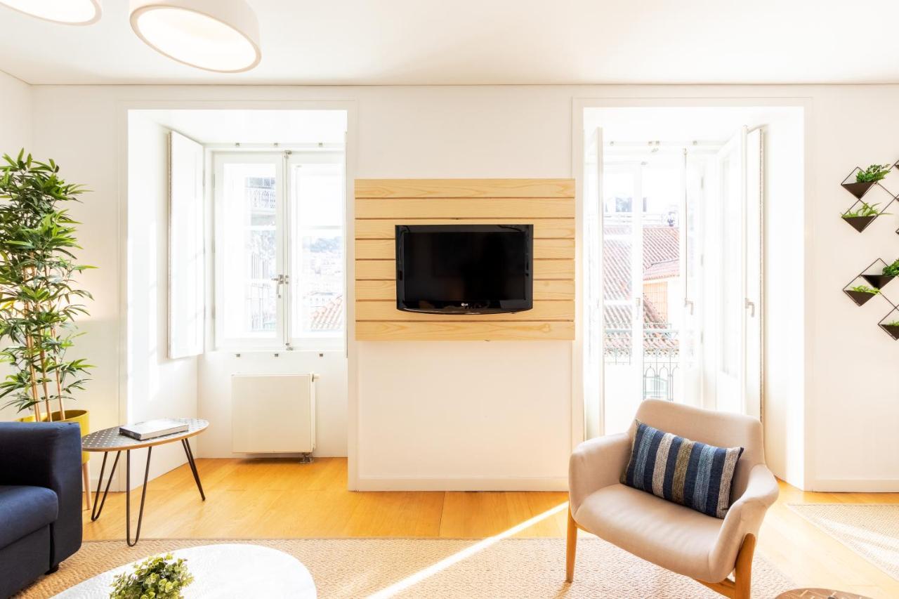 Apartamento Joivy Chiado Self Check-In 2-Br Flat With Parking Lisboa Exterior foto