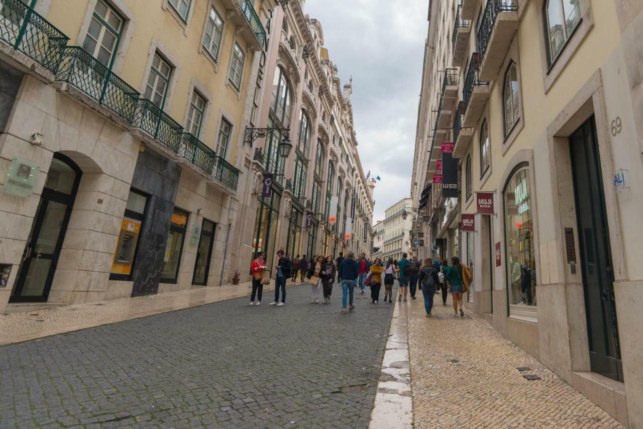 Apartamento Joivy Chiado Self Check-In 2-Br Flat With Parking Lisboa Exterior foto